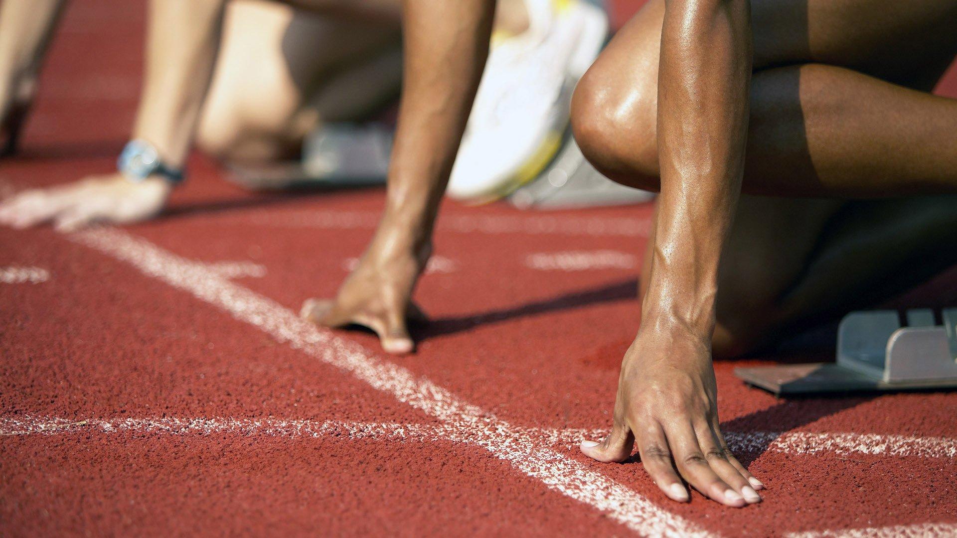 粤鲁大战现尴尬一幕，计时器罢工，比分竟只能靠口播